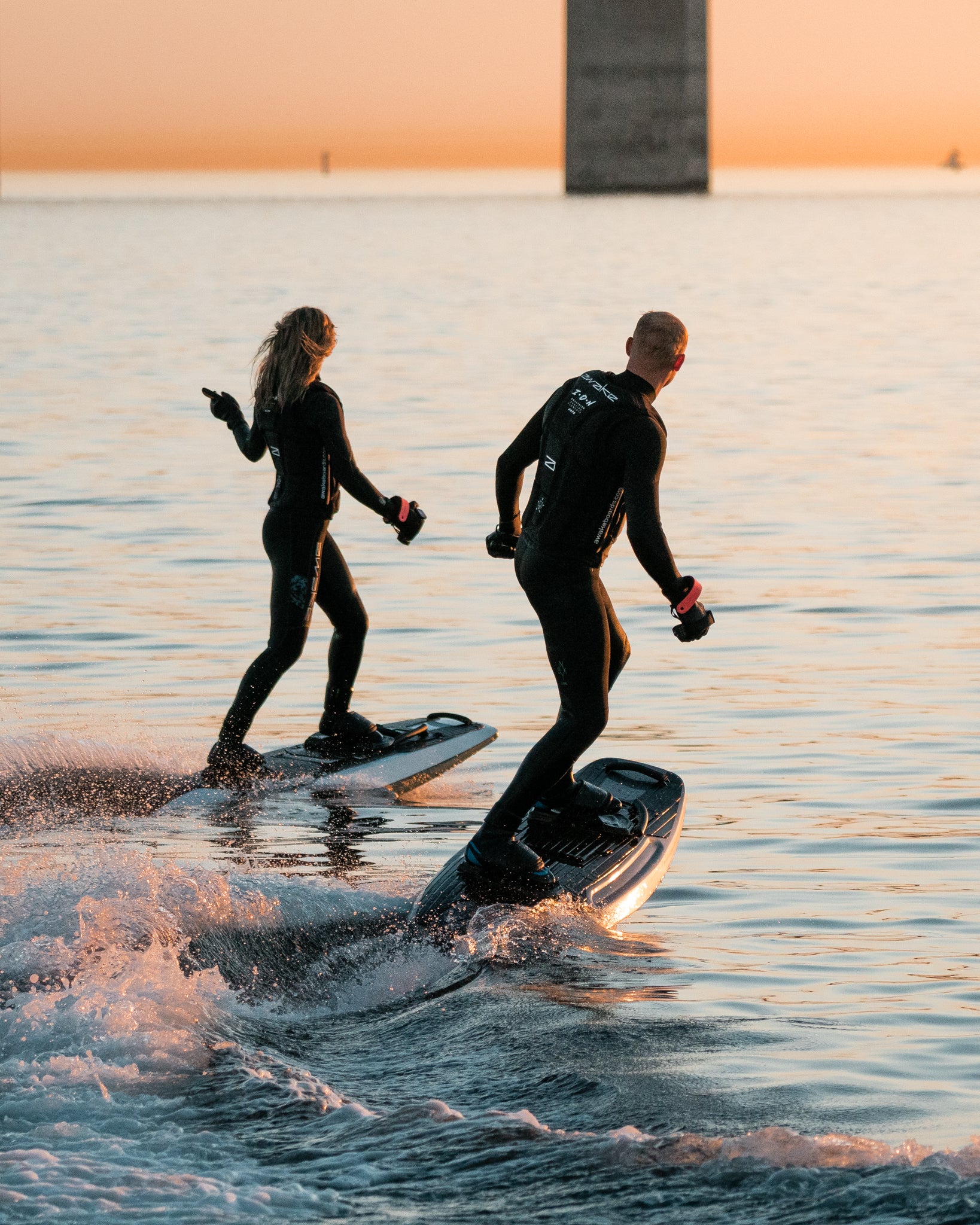 Beginner jetboarding with instructor on Flathead Lake – Book private electric jetboard session at MontanaBoardingSchool.com. Rent from MTBoarders.com or buy now from eboarders.com